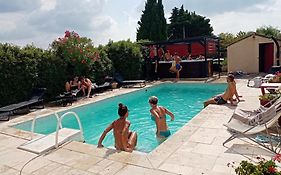 Le Val des Nymphes Petit déj compris, piscine, parking